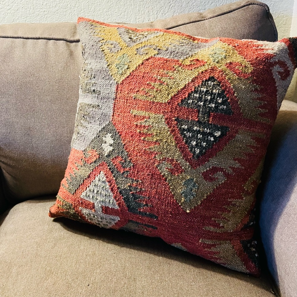 GRANDIN ROAD Killim Wool Beril
Pillow 18" X 18" Diamond Pattern boho western